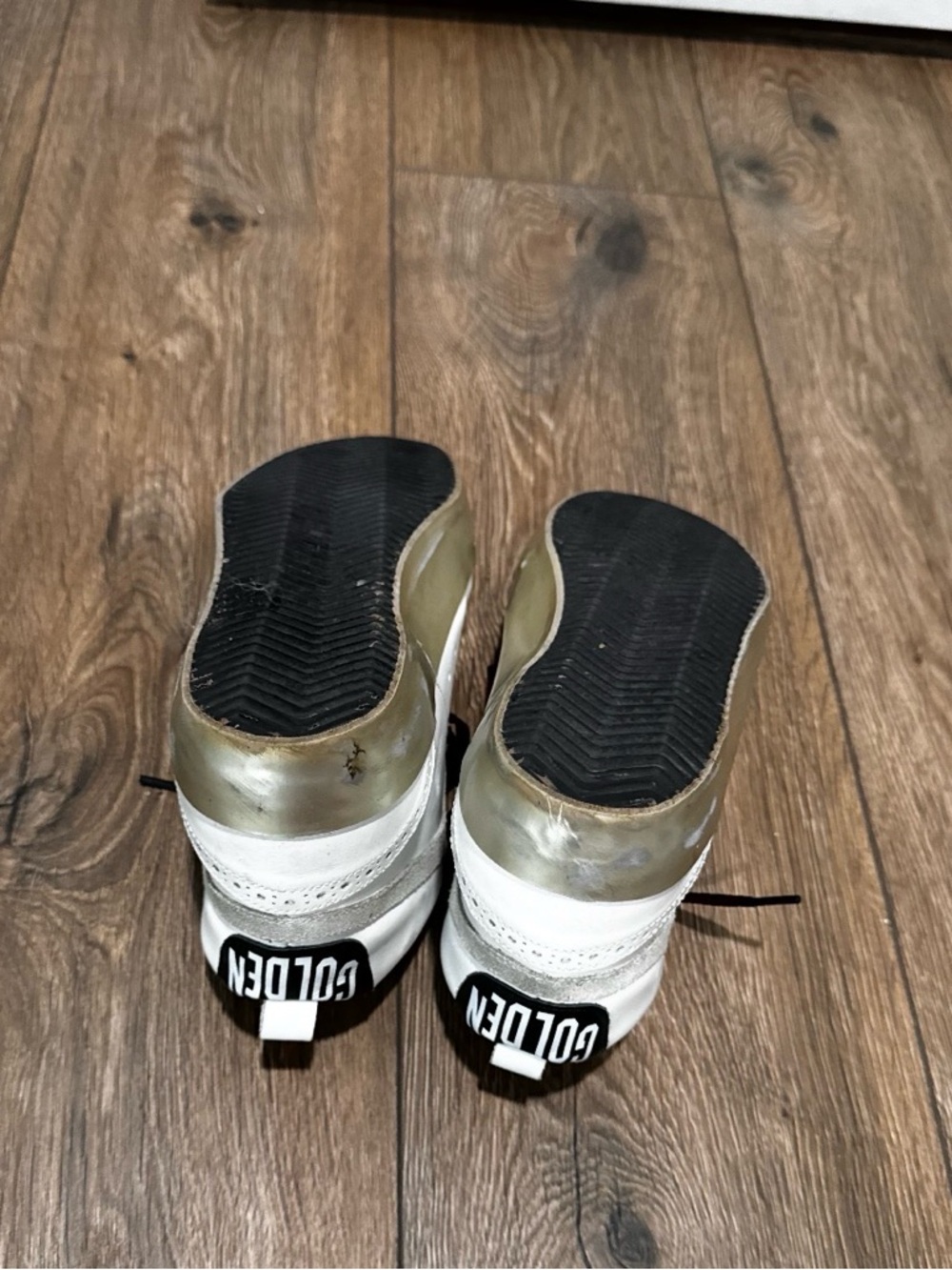 Golden Goose White Sneakers with Black Star and Black Laces - Picture 5 of 6